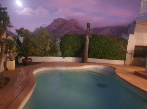 'Eye 2 SA' where 3 sides mountain meets the Atlantic - Hout Bay
